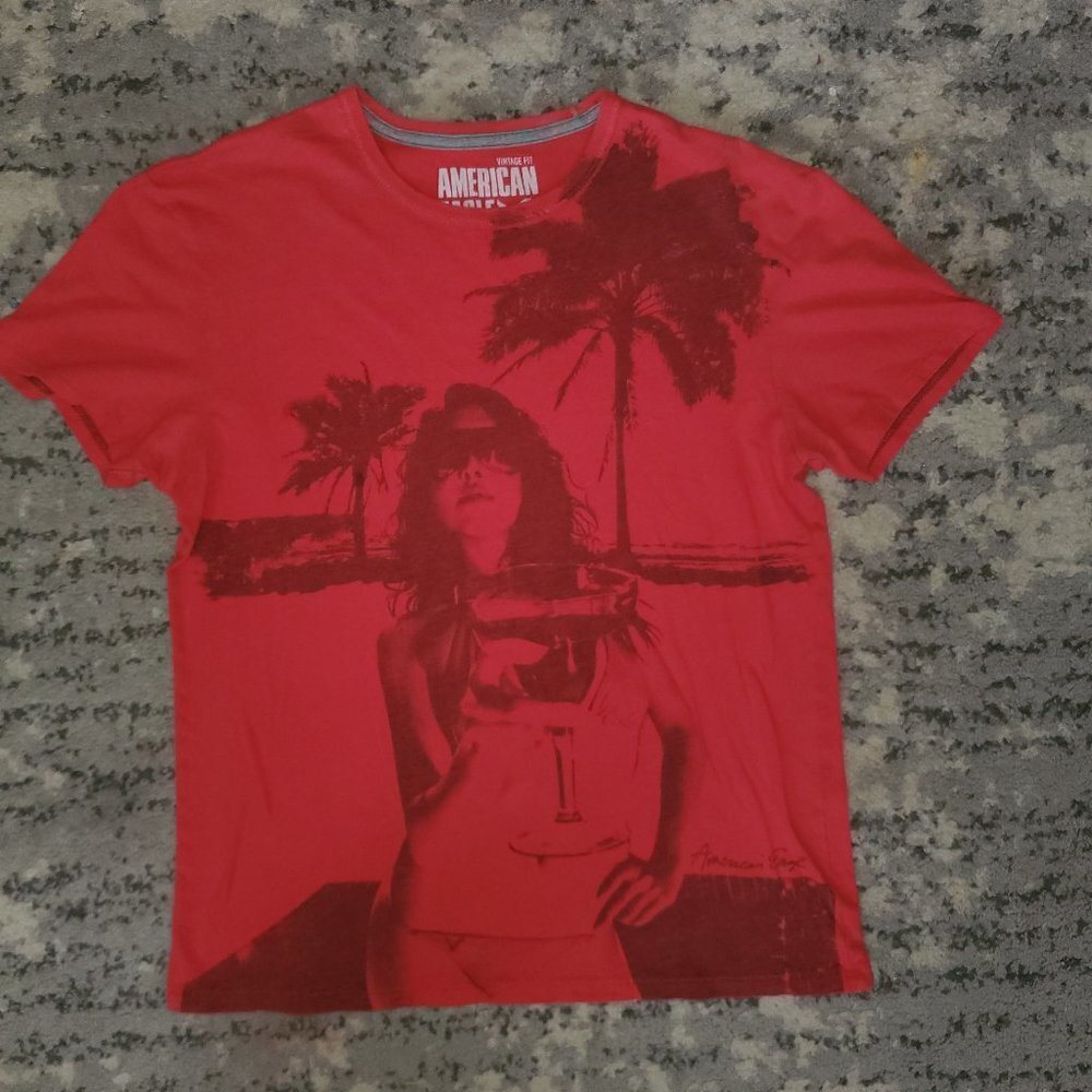 American Eagle Vintage Fit Live Your Life Red T-Shirt Size M